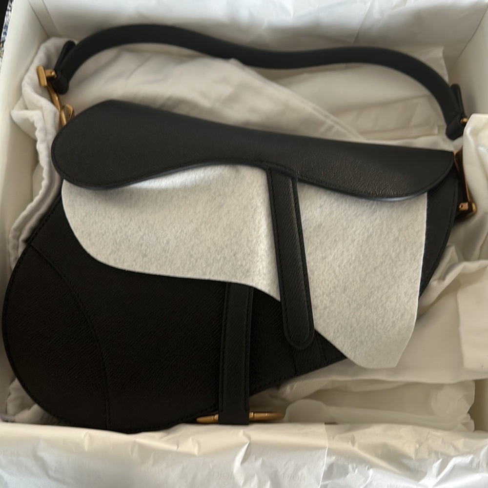 Dior Saddle Bag - Picture 2 of 7